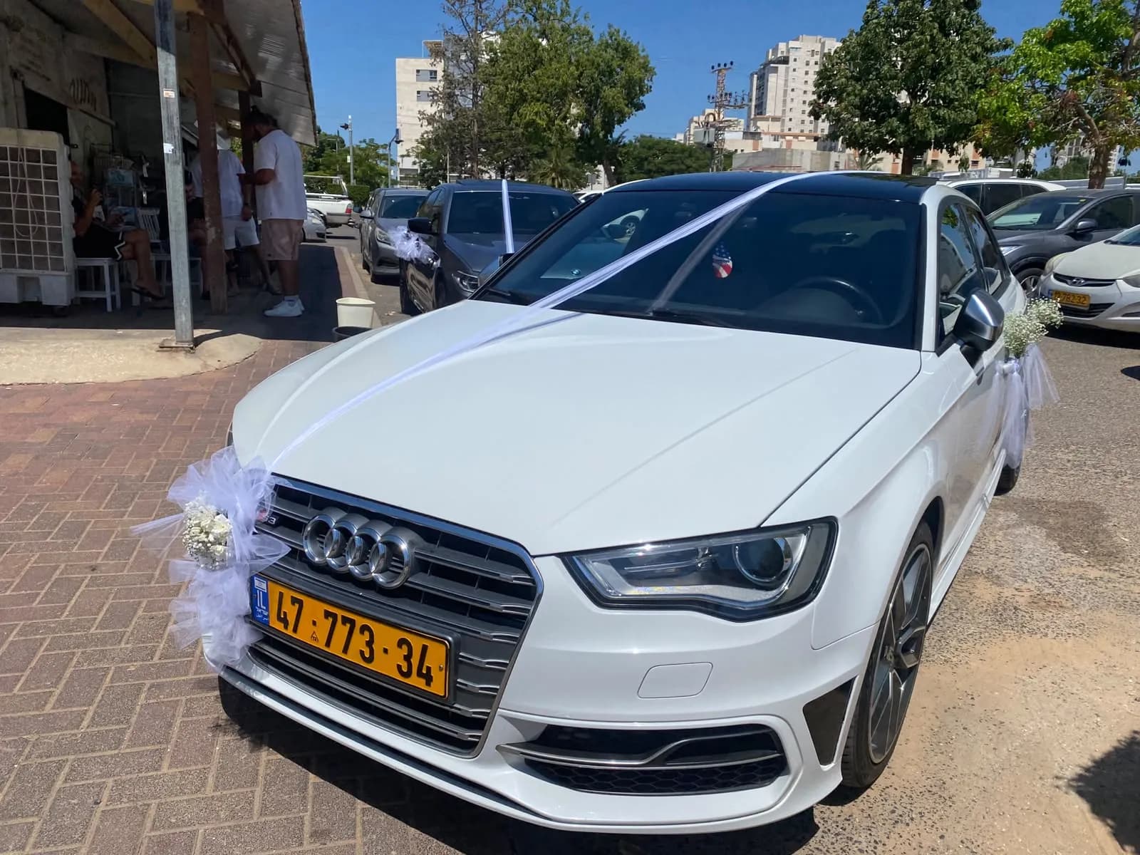 רכב אאודי מקושט לחתונה