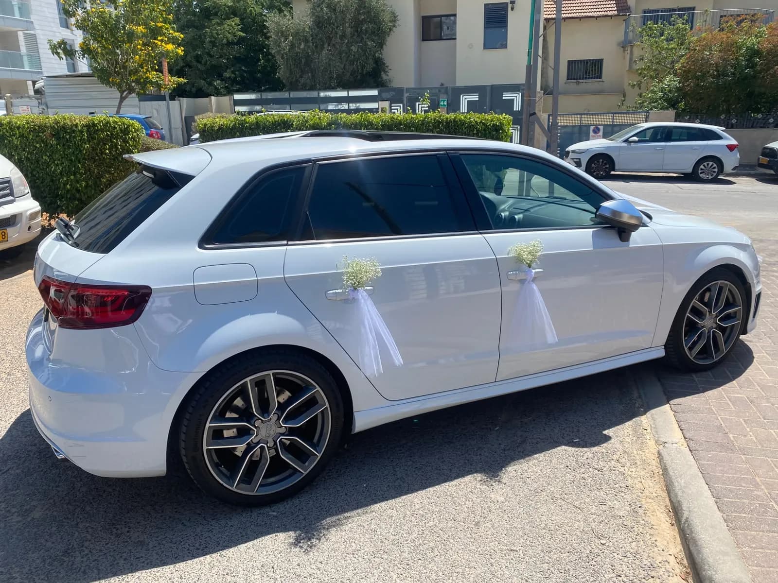 רכב אאודי מקושט לחתונה